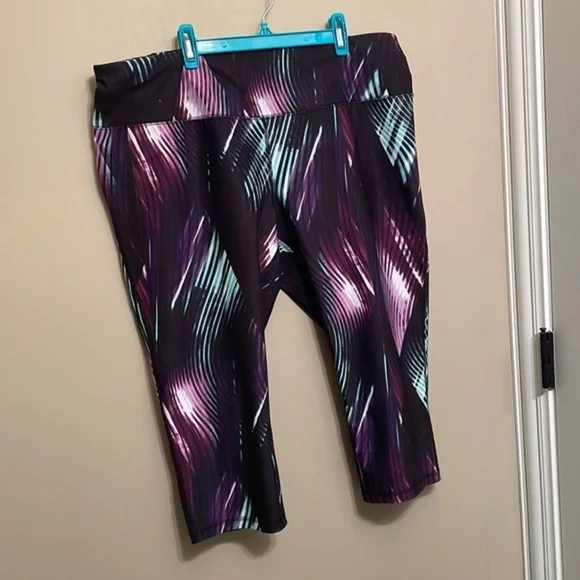 EUC Women’s DSG cropped legging​ - Picture 2 of 5